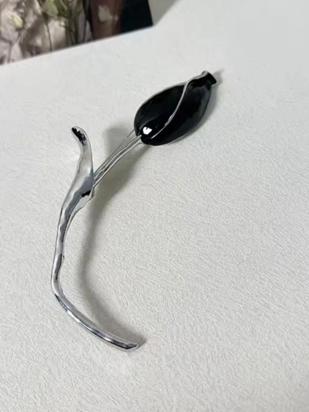 Black Floral Tulip Lapel Pin Brooch - Pin Accessories